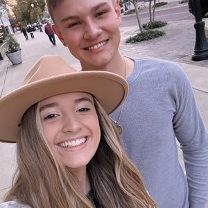 Meet your Posher, Eva